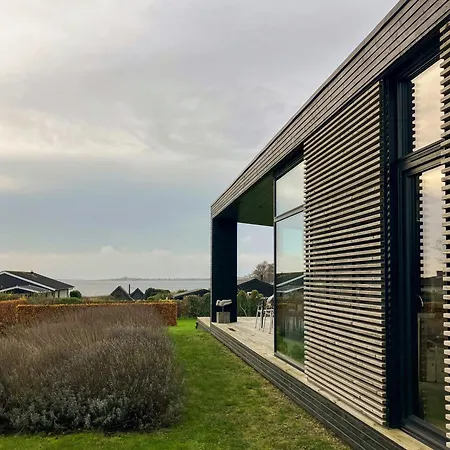 בית נופש Moderne Hus Med Havudsigt Naer Faaborg פאבורג
