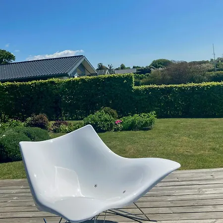 Modern House With Sea View Near Feriehus